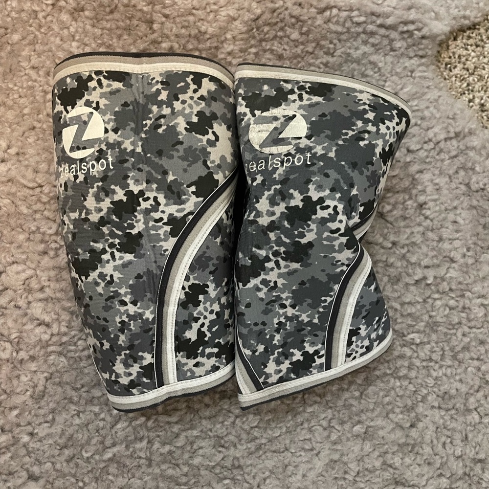 Zealspot Knee Sleeves